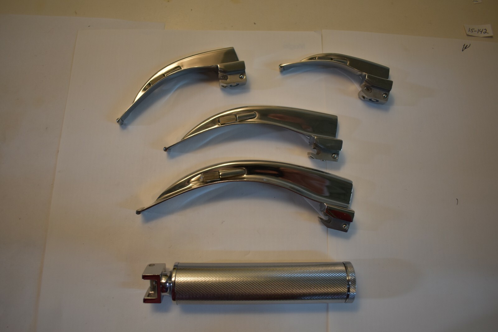 MACINTOSH LARYNGOSCOPE SET Blades 1, 2, 3, 4