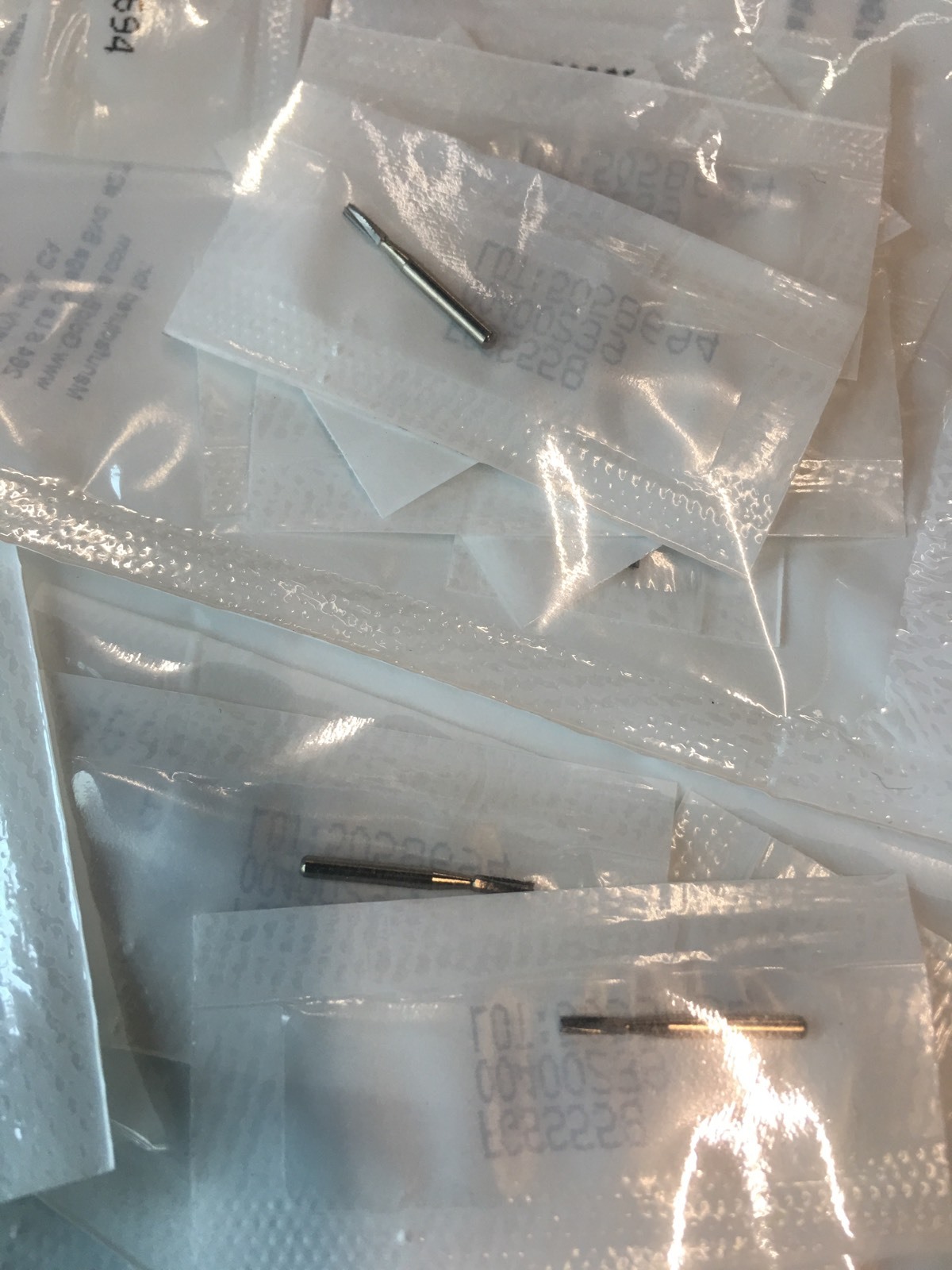 30 Operative Carbide Burs FGSS 558 Short Shank. Made in Canada Individually Pkg