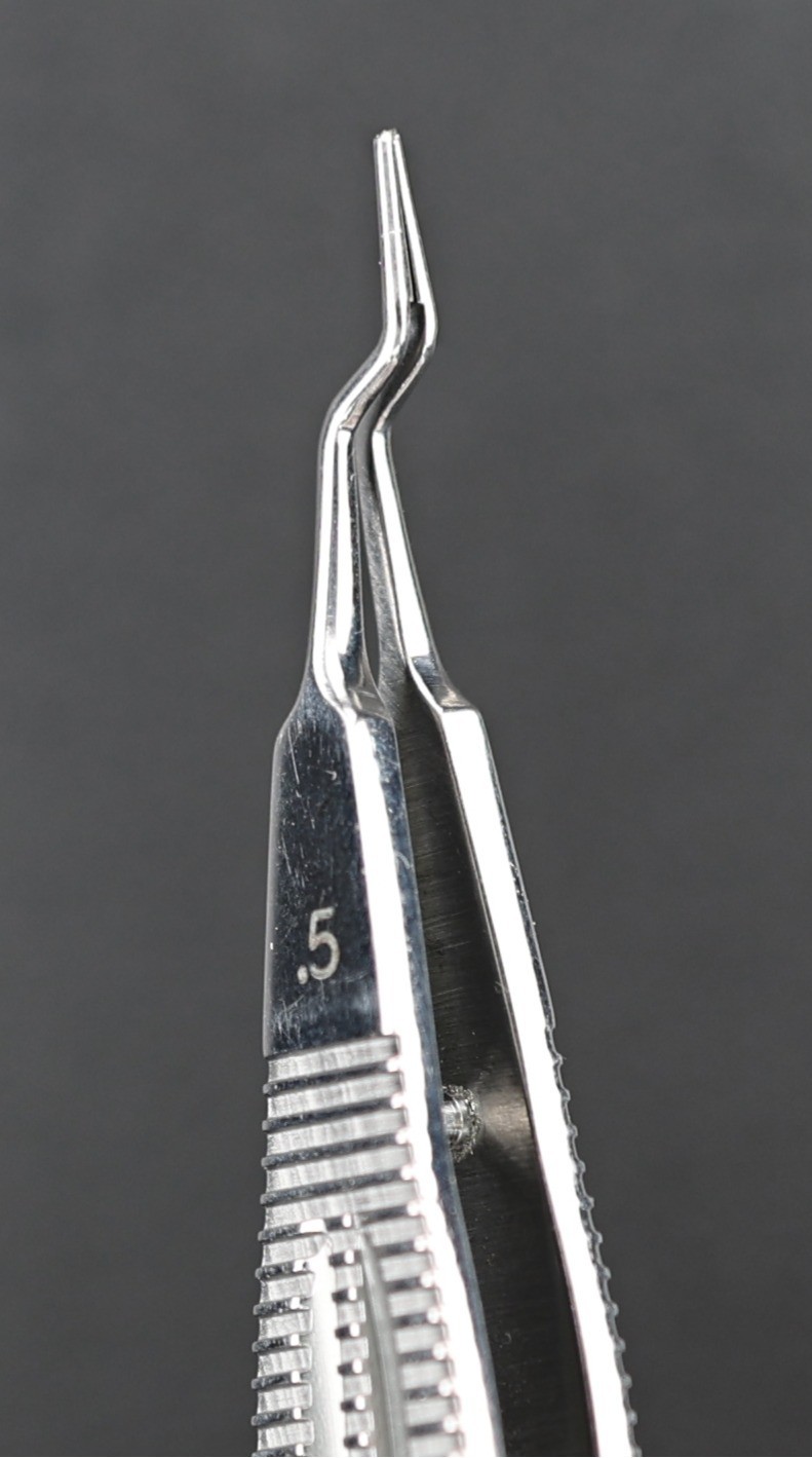 Storz E1785 Castroviejo Suturing Forceps, 0.5mm Bayonet, 6mm Platform, 106mm