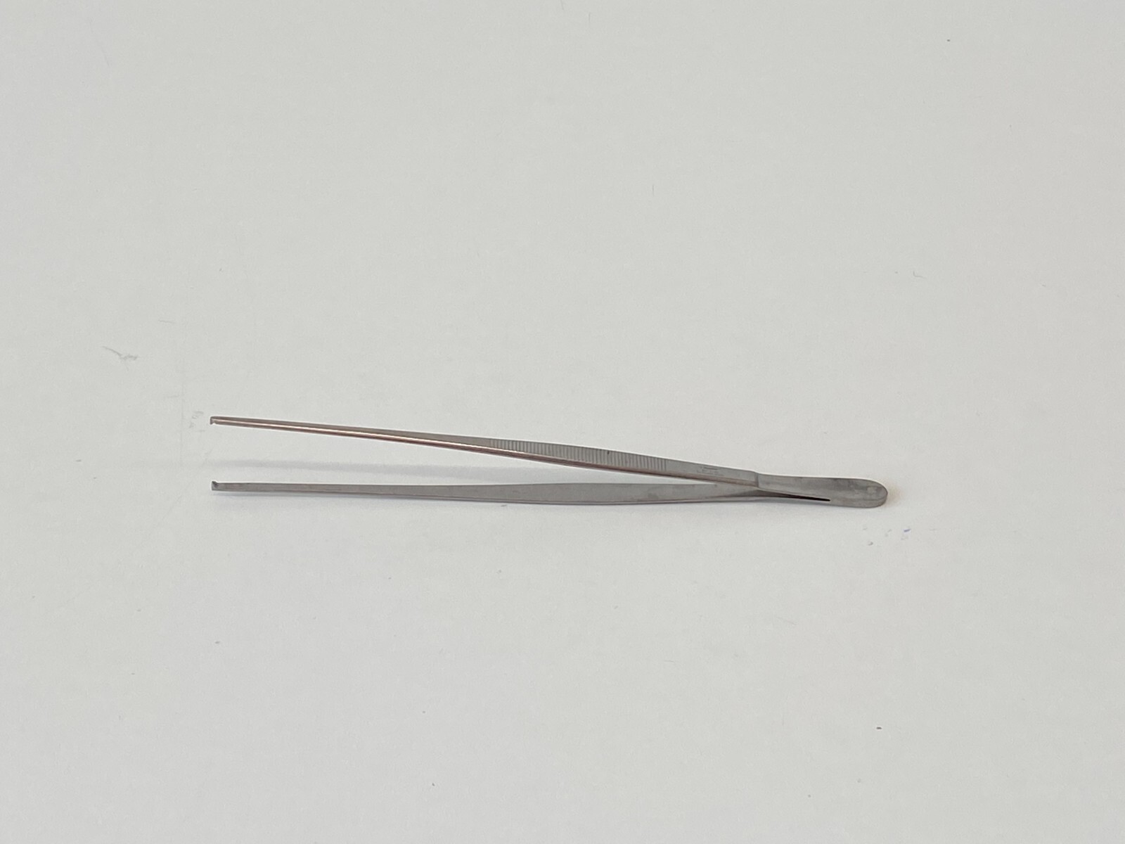 L35: V. Mueller SU2337 Tissue Forceps