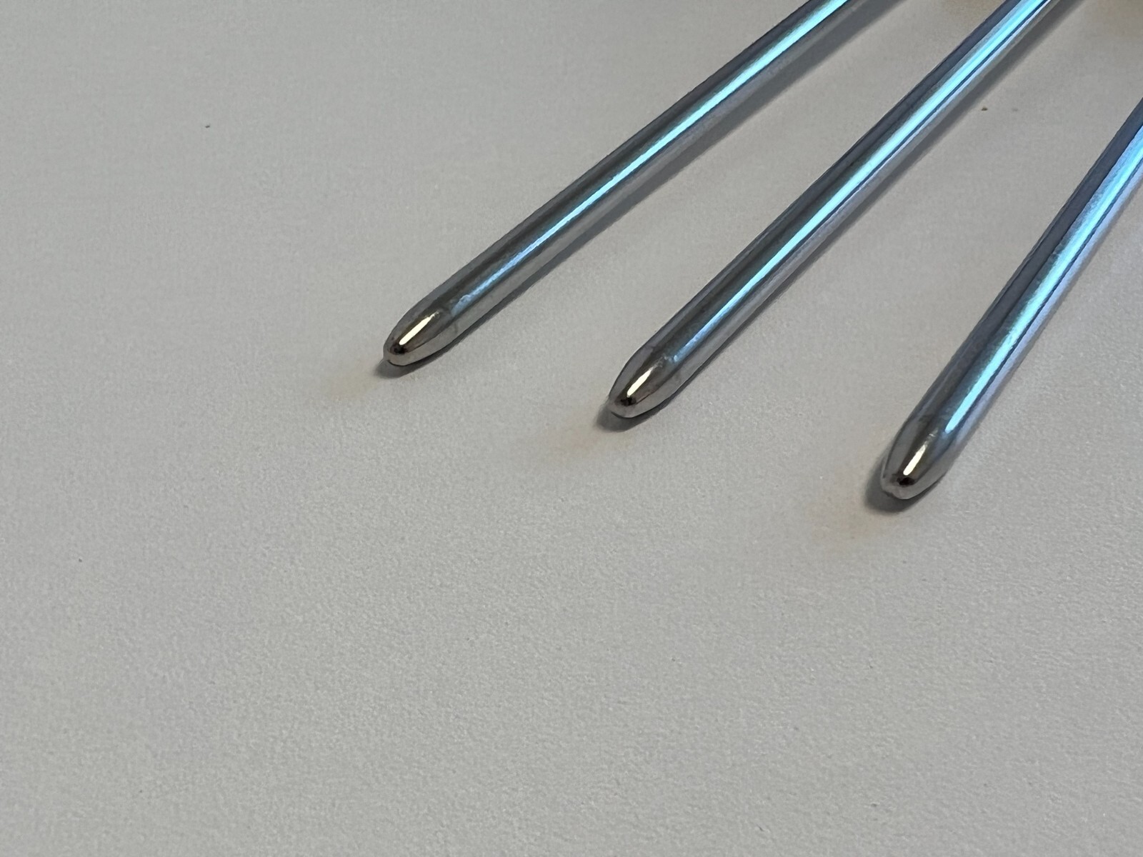 L19: Lot of 3 Da Vinci 420013-01 Surgical Instrument