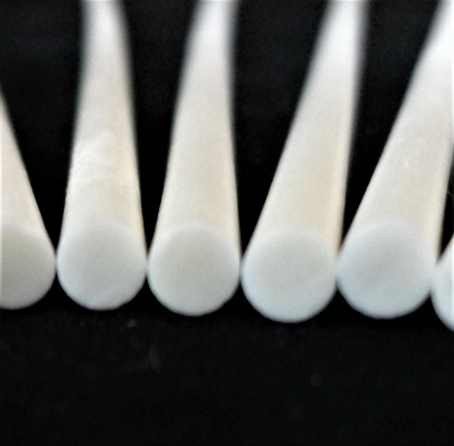 99.8% HIGH PURITY ALUMINA CERAMIC ROD 6.875″ L. x 0.1575″ (4.00 mm) D. No. 267