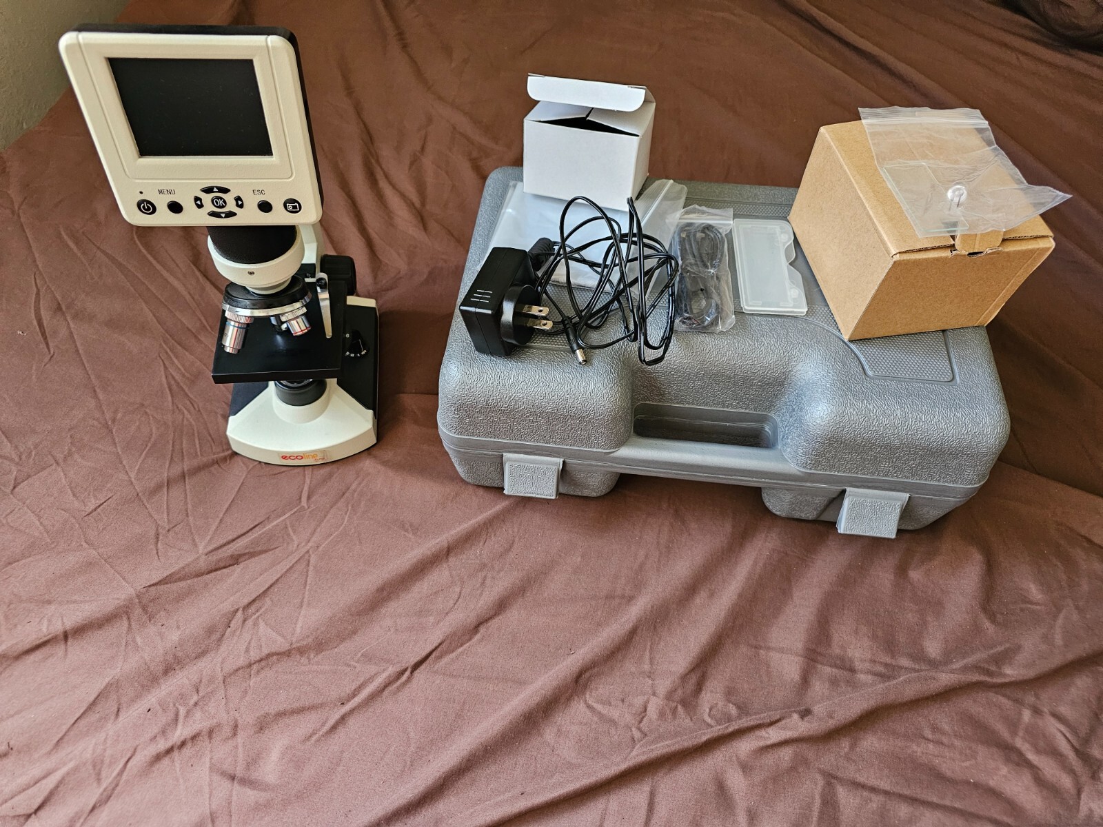 Motic Ecoline Advanced Digital Microscope Nice Lenses, 3.5″ LCD Screen, Camera