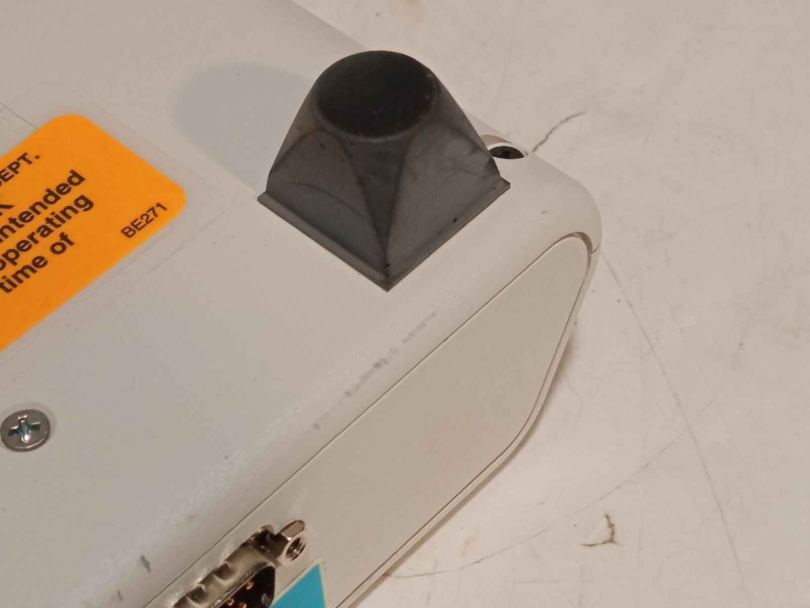 Abbott i-STAT 1 DS-300 Downloader-Serial base station, 12V, RS-232 DB9, as shown