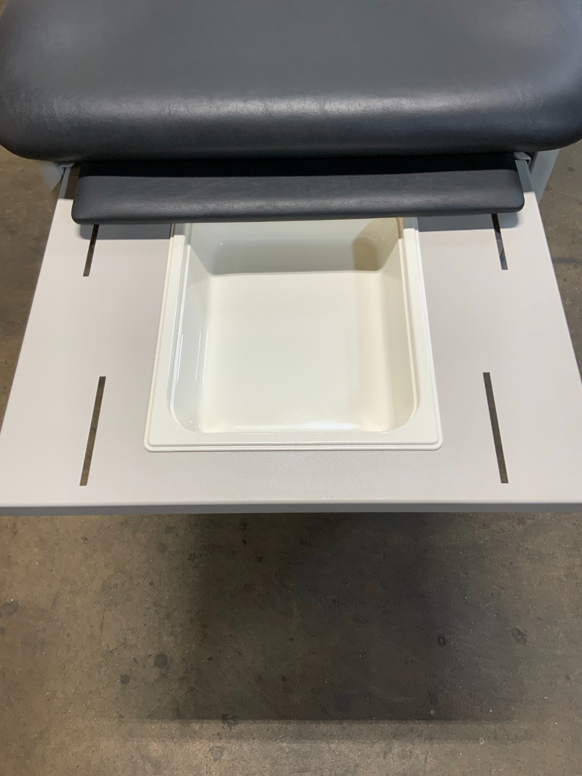 Brewer Company Examine Table Stool 5000 Medical Adjustable Access Doctors Office