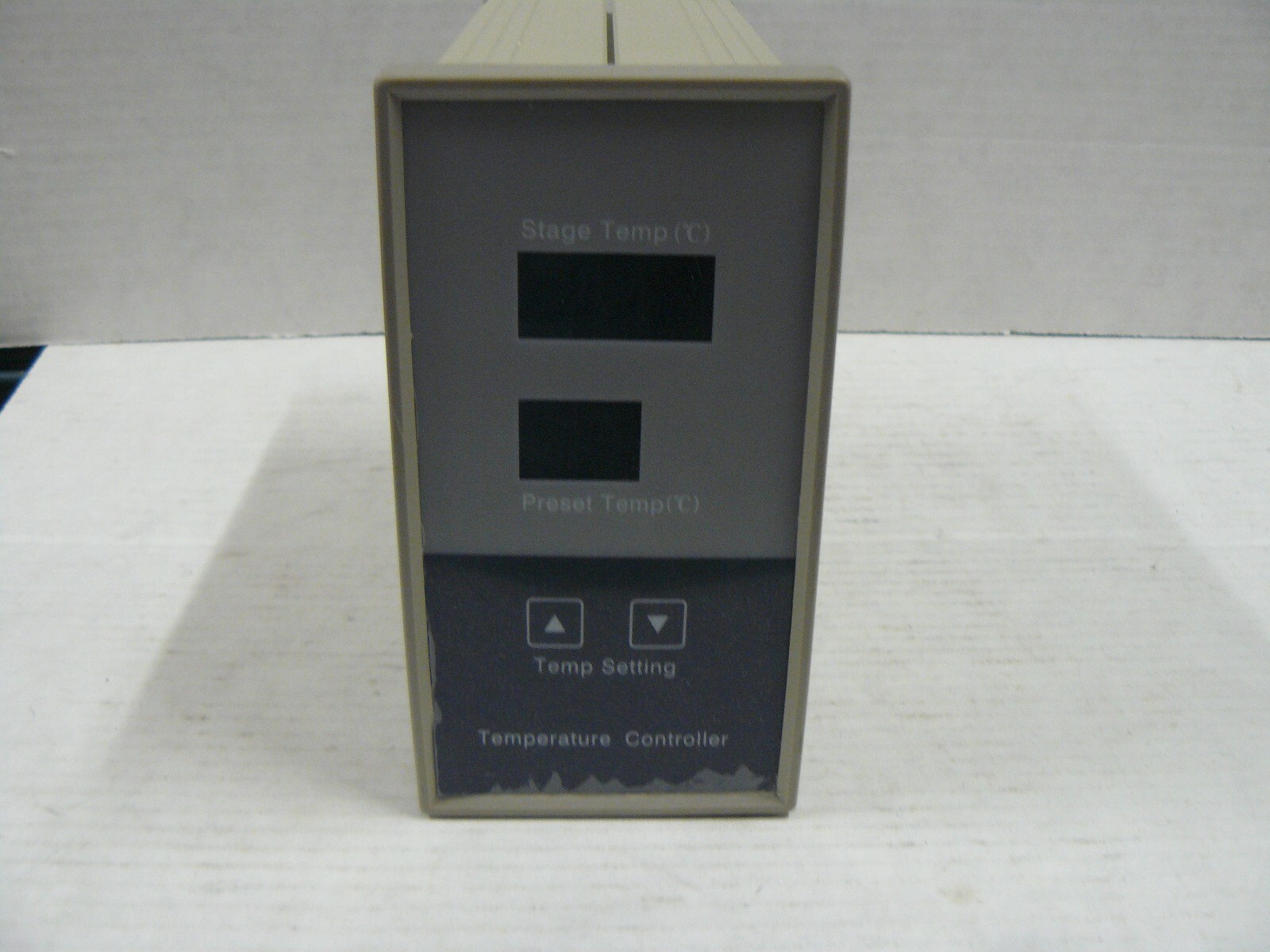 TEMPERATURE CONTROLLER INPUT 115/230VAC 60W 3.15A, OUTPUT 30V 50W